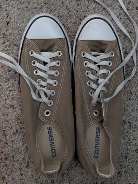 Converse Gold Chucks, Mens 10.5, Women's 12.5